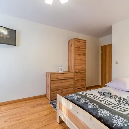 Oda ve Kahvaltı Na Polanie Z Jacuzzi 3*