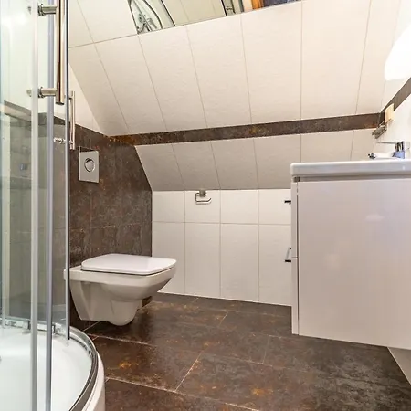 Na Polanie Z Jacuzzi Bed & Breakfast